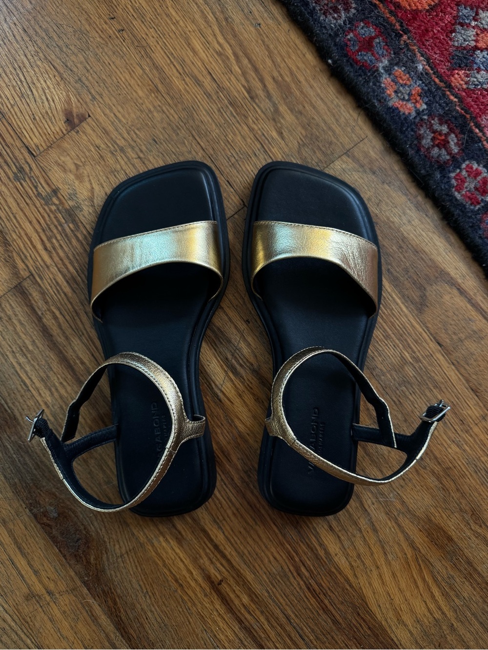 Vagabond Izzy Sandals NWOT